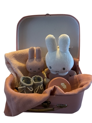 Afbeeldingen van Gevuld Kadokoffertje Nijntje/Unicorn – Liefdevol Babycadeau